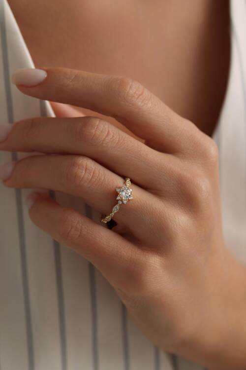 'KAR TANESİ' YANLARI TAŞLI YÜZÜK - 2