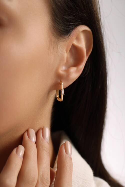 KÖŞELİ BAGET TAŞLI KÜPE - 1