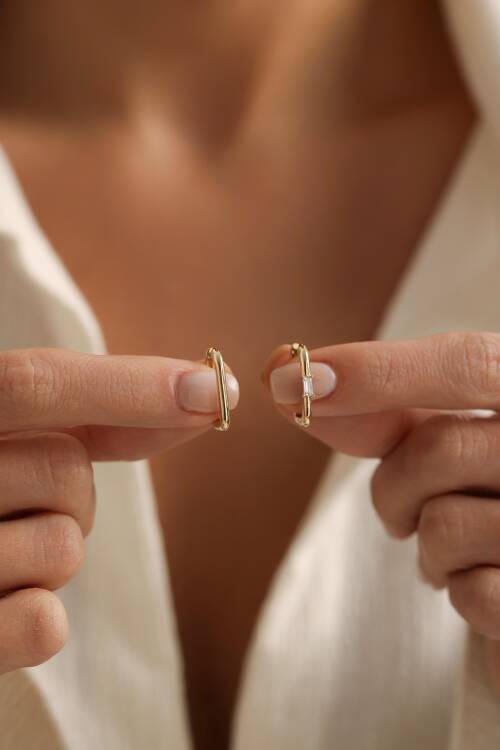 KÖŞELİ BAGET TAŞLI KÜPE - 3