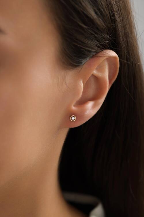 KÜÇÜK TEK TAŞ VİDALI KÜPE - 1