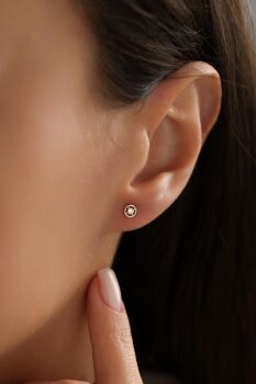 KÜÇÜK TEK TAŞ VİDALI KÜPE - 2