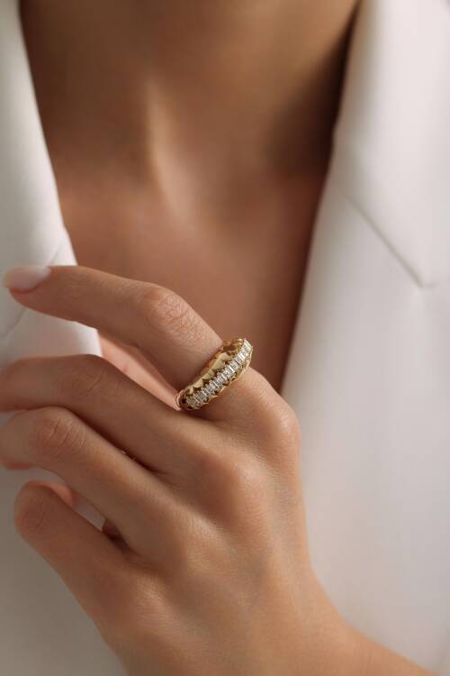 ORTASI BAGET TAŞLI YÜZÜK - 1