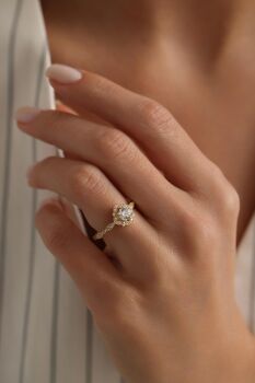 TİANA TAŞLI YÜZÜK - 