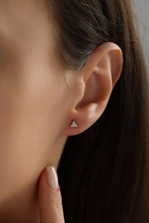 TRİANGLE VİDALI KÜPE - 2