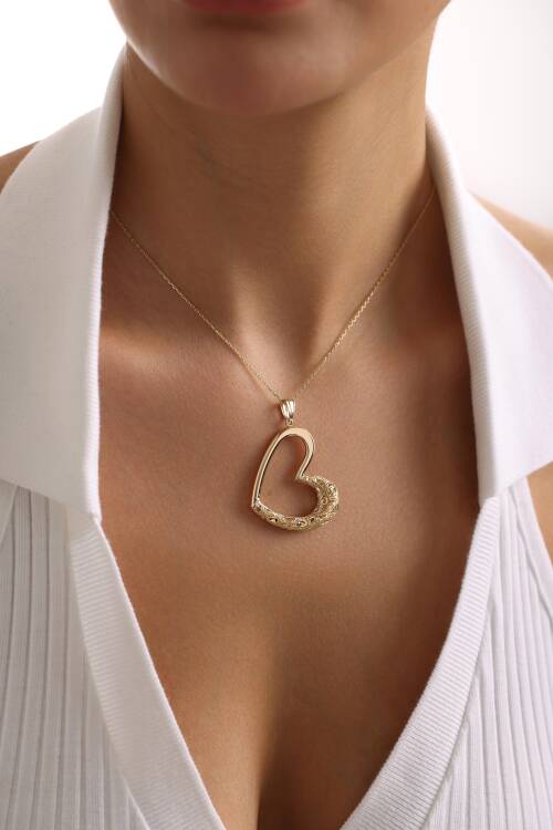 YARISI DESENLİ KALP CHARM - 1