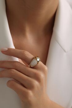 YARISI TAŞLI BOMBE YÜZÜK - 